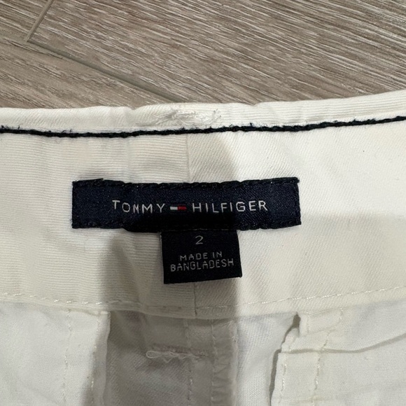 Tommy Hilfiger White Shorts Size 2 Women - Picture 2 of 2